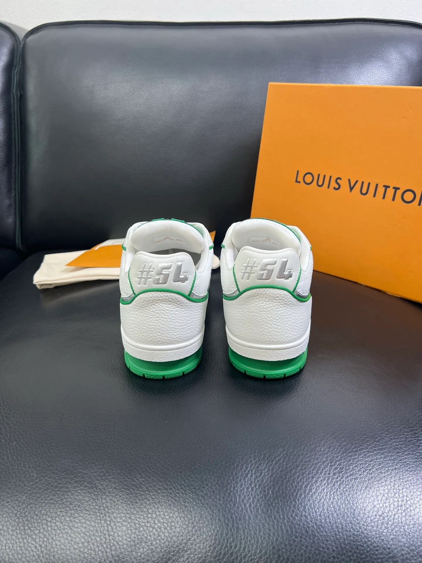 Men's shoes💰840 Lv 🔍Top purchasing agent🇮🇹 Louis Vuitton, the sports sneaker counter is synchronized, the uppers are imported from Italy, high-quality splicing colorful and complex crafts, the imported mesh padding is soft and comfortable, soles: original soles specially provided by the original factory, T men's men's shoes 💰U exclusive movable molded soles are super comfortable, original factory and single goods, 🔍🔍high quality, you can enter and leave the counter at will, welcome to compare, code number 39-44 (customized 38 45) 85878